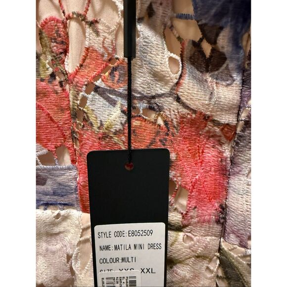 Elliatt Matila Mini Dress in Floral Party Cocktail Wedding Guest size S NWT - Picture 11 of 11